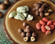 チョコレート×ナッツ　×フルーツ 多彩なバリエーション